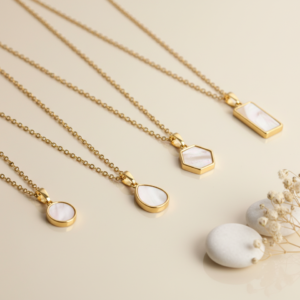 Mother of Pearl Seashell Pendant Necklace